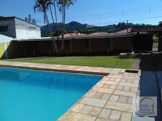 Chácara com 750m² 2 quartos e 3 banheiros, à venda, no bairro Centro em Piracaia