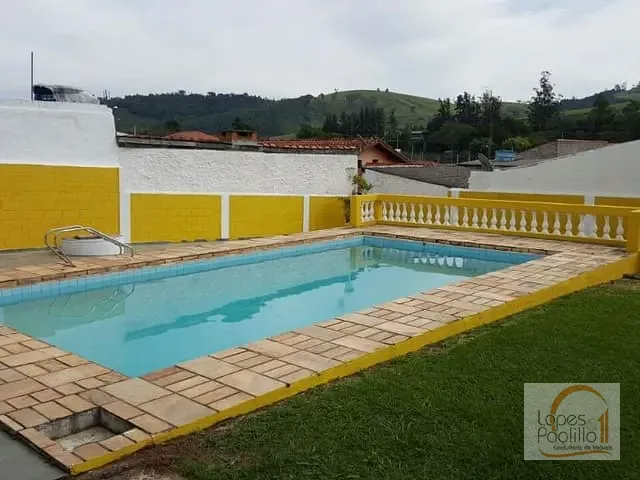 Chácara com 750m² 2 quartos e 3 banheiros, à venda, no bairro Centro em Piracaia