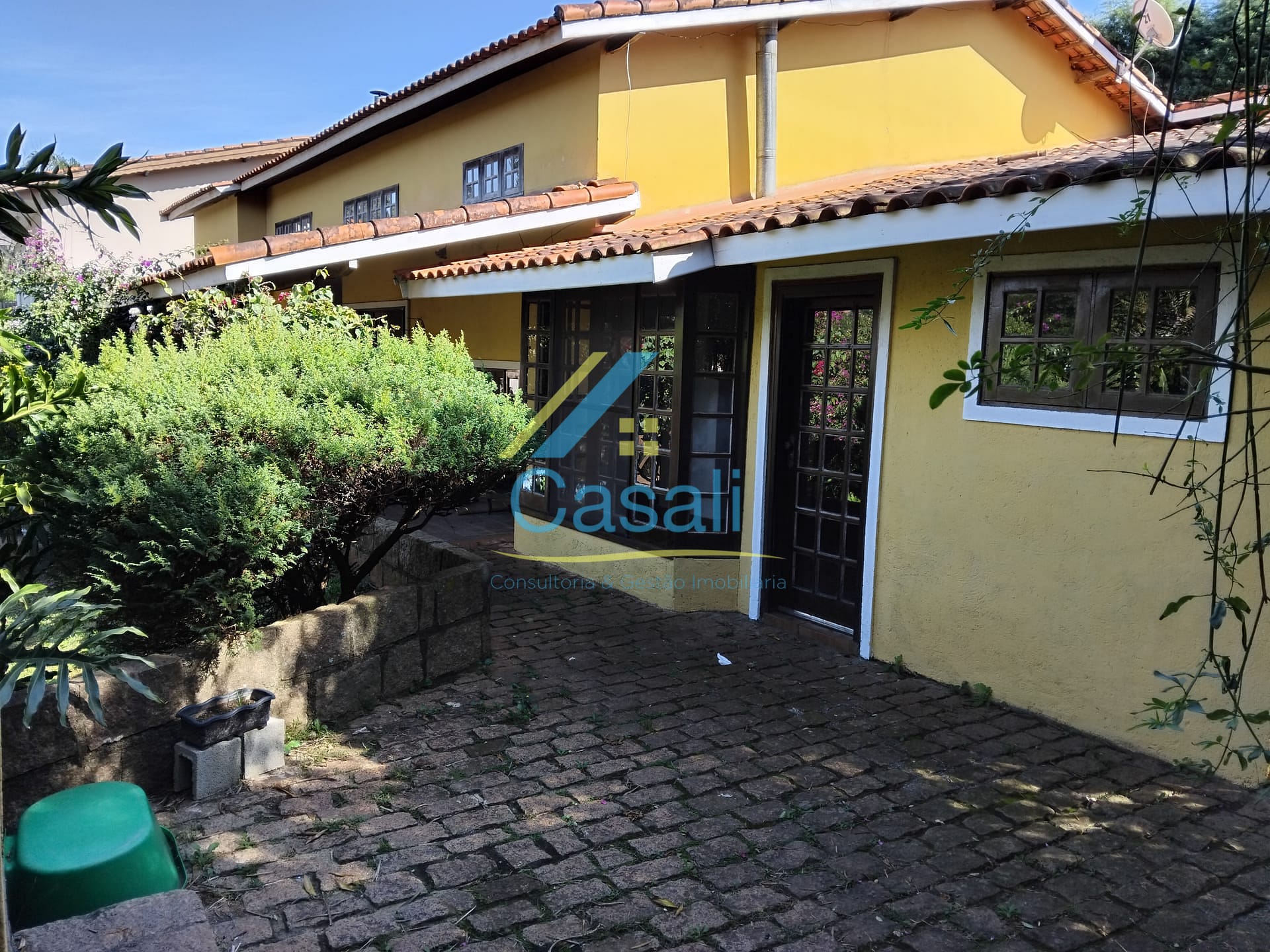 Chácara à venda e aluguel com 5 quartos, 207m² - Foto 1