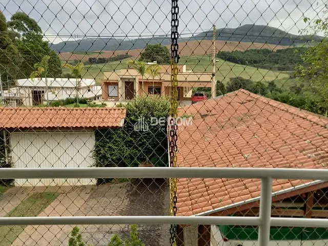 Chácara com 2418m² 4 quartos e 5 banheiros, à venda, no bairro Condomínio Campo Alegre em Poços de Caldas