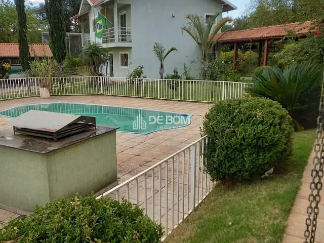 Chácara com 2418m² 4 quartos e 5 banheiros, à venda, no bairro Condomínio Campo Alegre em Poços de Caldas