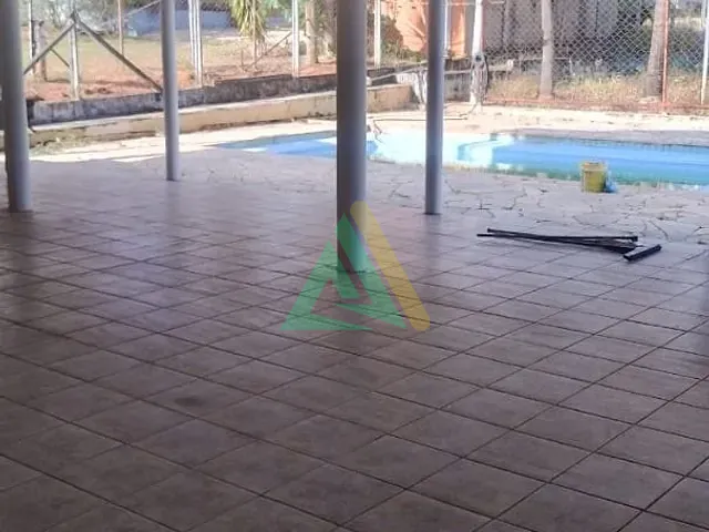 Chácara com 1012m², à venda ou para alugar, no bairro Jardim Magali em Itapira