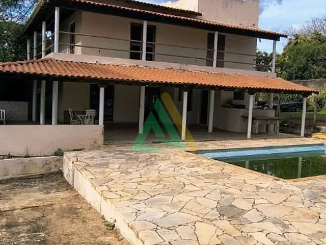 Chácara com 1012m², à venda ou para alugar, no bairro Jardim Magali em Itapira