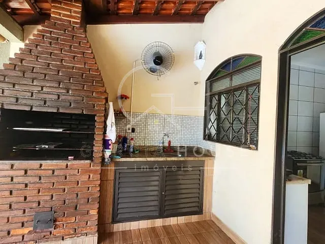 Chácara com 700m² 3 quartos e 2 banheiros, à venda, no bairro Jardim Maria Goretti em Ribeirão Preto