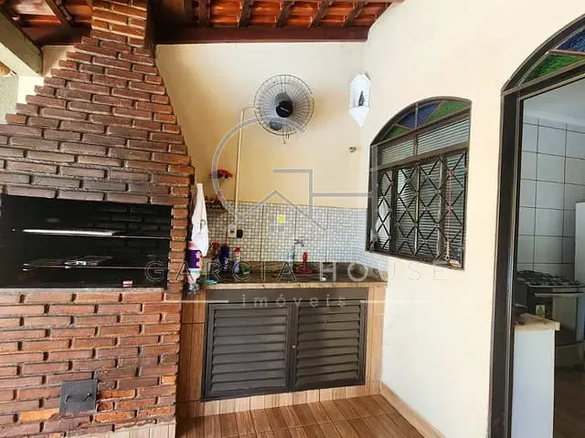 Chácara com 700m² 3 quartos e 2 banheiros, à venda, no bairro Jardim Maria Goretti em Ribeirão Preto
