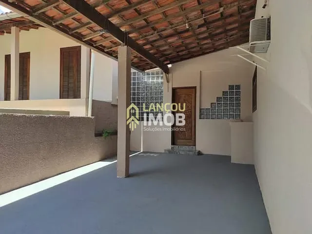Chácara com 1066m² 4 quartos e 2 banheiros, à venda, no bairro Chácara Companheiros em Jundiaí