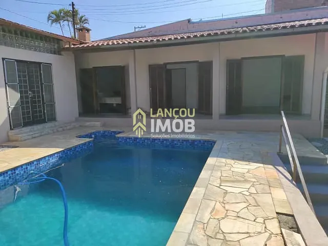 Chácara com 1066m² 4 quartos e 2 banheiros, à venda, no bairro Chácara Companheiros em Jundiaí