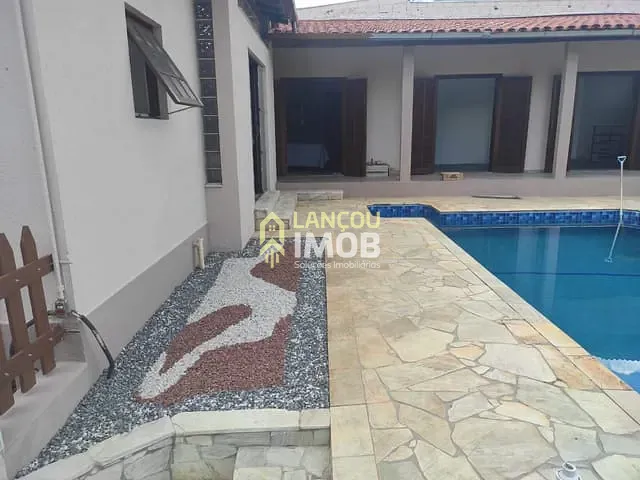 Chácara com 1066m² 4 quartos e 2 banheiros, à venda, no bairro Chácara Companheiros em Jundiaí