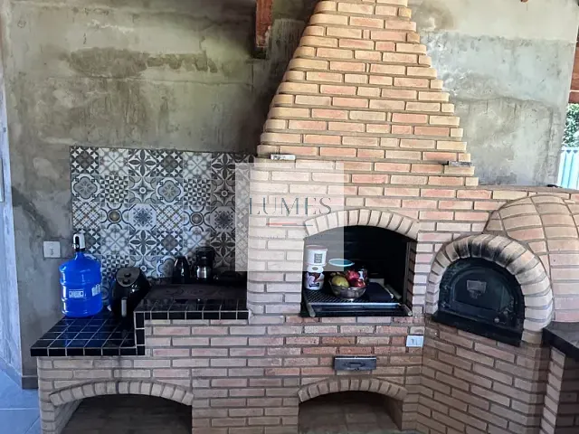 Chácara com 1050m² 4 quartos e 2 banheiros, à venda, no bairro Parque Residencial Tancredi em Americana