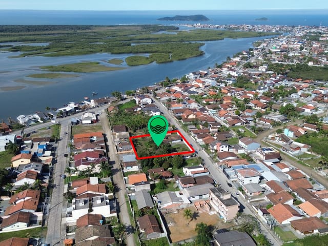 Terreno à 100 metros da lagoa!