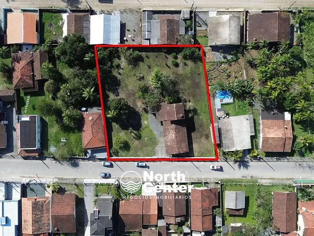 Chácara com 1970m², à venda, no bairro Costeira em Balneário Barra do Sul
