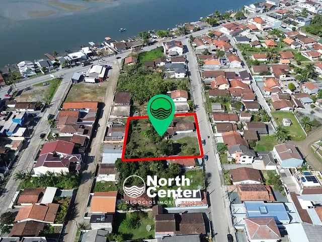 Chácara com 1970m², à venda, no bairro Costeira em Balneário Barra do Sul