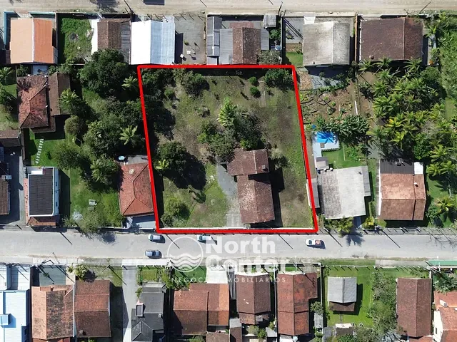 Chácara com 1970m², à venda, no bairro Costeira em Balneário Barra do Sul