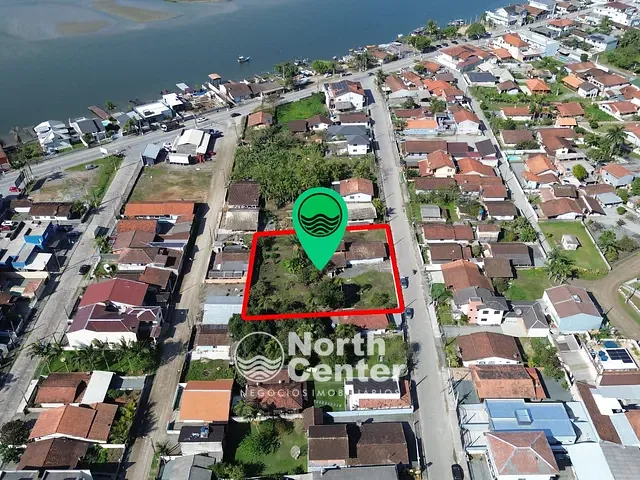 Chácara com 1970m², à venda, no bairro Costeira em Balneário Barra do Sul