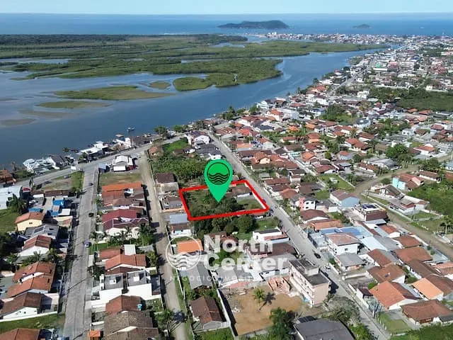 Chácara com 1970m², à venda, no bairro Costeira em Balneário Barra do Sul