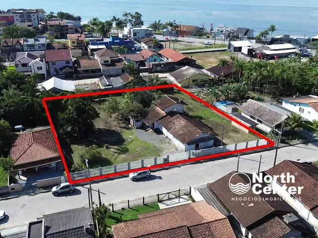 Chácara com 1970m², à venda, no bairro Costeira em Balneário Barra do Sul