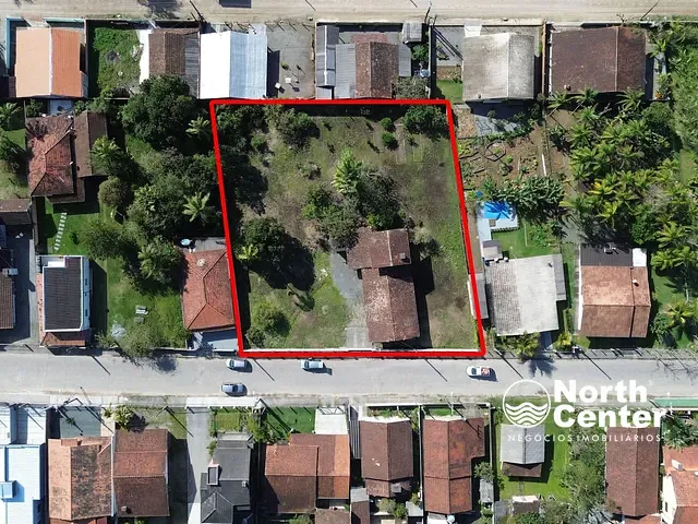 Chácara com 1970m², à venda, no bairro Costeira em Balneário Barra do Sul