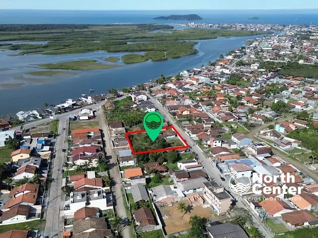 Chácara com 1970m², à venda, no bairro Costeira em Balneário Barra do Sul