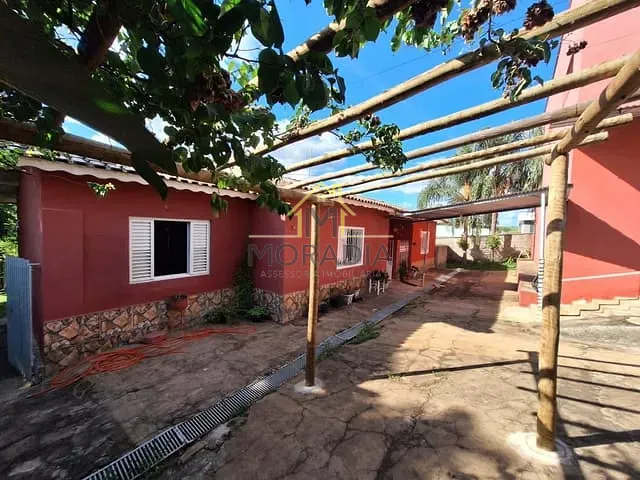 Chácara com 4000m² 4 quartos e 2 banheiros, à venda, no bairro Taboão em Guaxupé