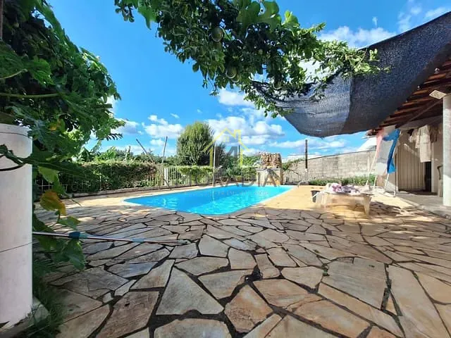 Chácara com 4000m² 4 quartos e 2 banheiros, à venda, no bairro Taboão em Guaxupé