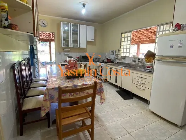 Chácara com 2400m² 4 quartos e 3 banheiros, à venda, no bairro Água Branca em Cambuí