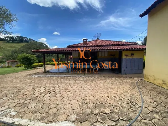 Chácara com 2400m² 4 quartos e 3 banheiros, à venda, no bairro Água Branca em Cambuí