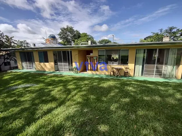 Chácara com 1200m² 4 quartos e 4 banheiros, à venda, no bairro ZONA RURAL em Hidrolândia
