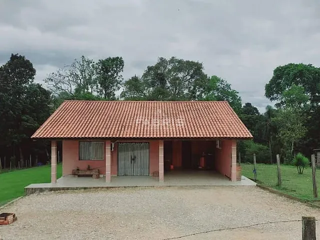 Chácara 2 quartos e 2 banheiros, à venda, no bairro Botiatuva em Campo Largo
