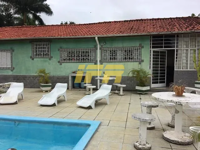 Chácara com 2000m² 5 quartos e 3 banheiros, à venda, no bairro Residencial Santa Izabel em Taubaté