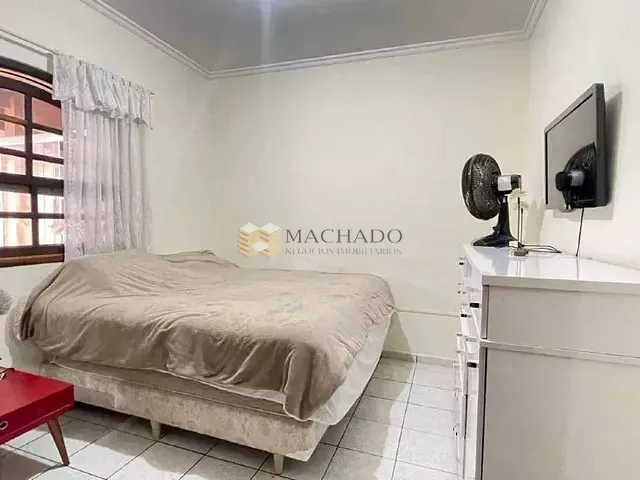 Chácara com 1100m² 2 quartos e 1 banheiro, à venda, no bairro Jardim Molinari em Jundiaí