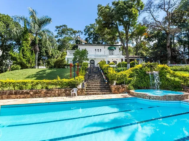 Chácara com 5022m² 4 quartos e 3 banheiros, à venda, no bairro Portão em Atibaia