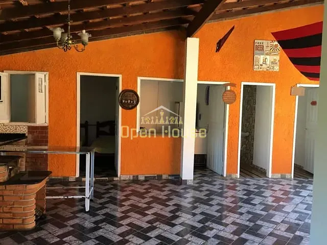 Chácara com 6000m² 4 quartos e 6 banheiros, à venda, no bairro Varjão em Piraí