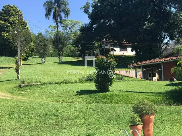 Chácara com 11000m² 8 quartos e 8 banheiros, à venda, no bairro Curitibanos em Bragança Paulista