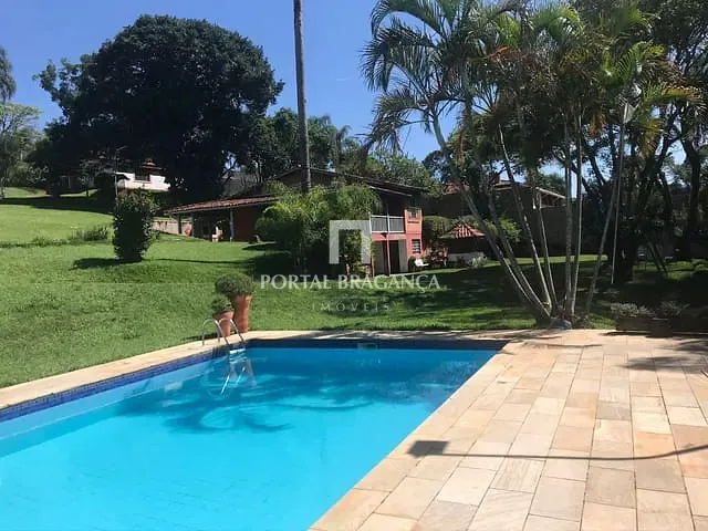 Chácara com 11000m² 8 quartos e 8 banheiros, à venda, no bairro Curitibanos em Bragança Paulista