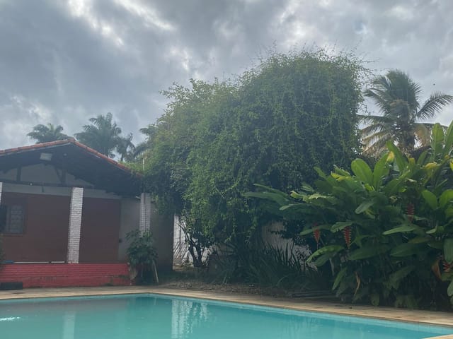 Chácara com 300m² 5 quartos e 7 banheiros, à venda, no bairro Braúnas em Belo Horizonte