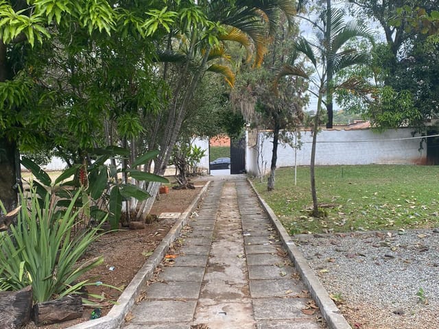 Chácara com 300m² 5 quartos e 7 banheiros, à venda, no bairro Braúnas em Belo Horizonte