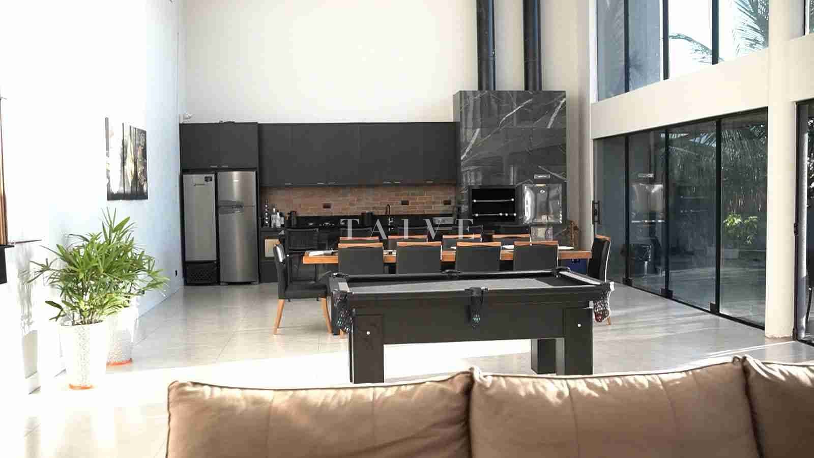 Chácara à venda com 4 quartos, 330m² - Foto 2