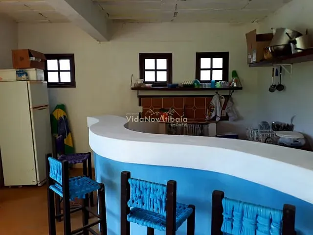 Chácara com 2750m² 2 quartos e 2 banheiros, à venda, no bairro Loteamento Vale das Flores em Atibaia