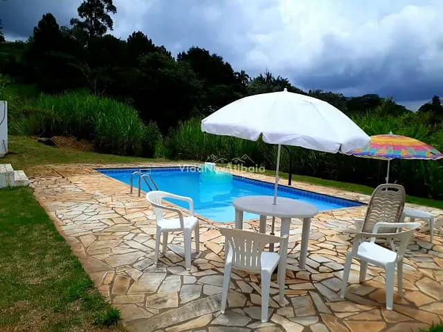 Chácara com 2750m² 2 quartos e 2 banheiros, à venda, no bairro Loteamento Vale das Flores em Atibaia