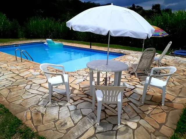 Chácara com 2750m² 2 quartos e 2 banheiros, à venda, no bairro Loteamento Vale das Flores em Atibaia