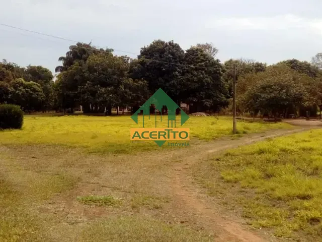 Chácara com 28000m² 3 quartos e 2 banheiros, à venda, no bairro Chácaras TV em Araçatuba