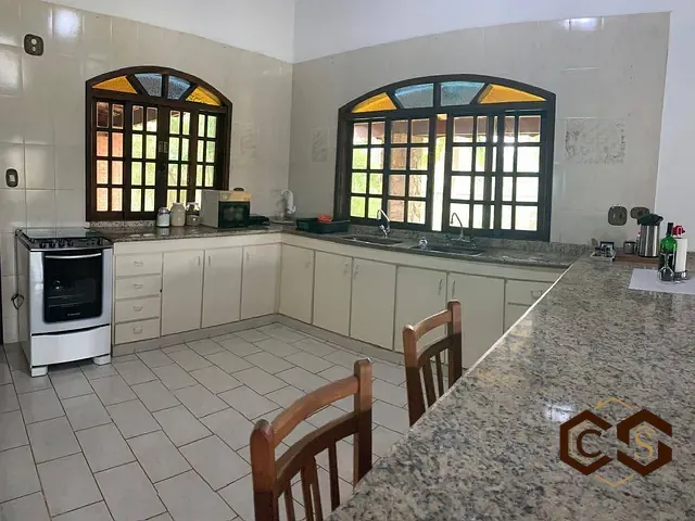 Chácara com 3234m² 3 quartos e 5 banheiros, à venda, no bairro Centro em Ibiúna