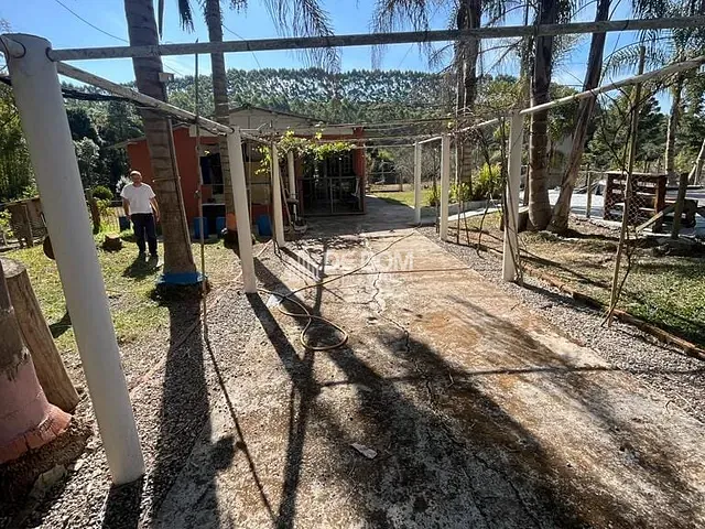 Chácara com 5628m² 2 quartos e 1 banheiro, à venda, no bairro Campo dos Mourões em Andradas