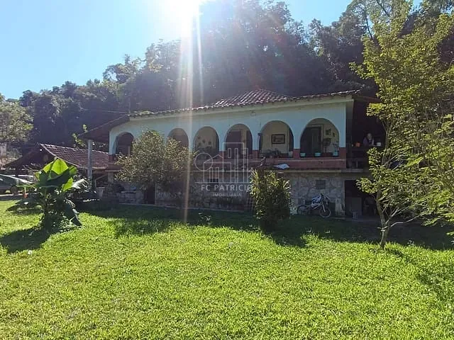 Chácara com 4500m² 5 quartos e 1 banheiro, à venda, no bairro Baía Branca (Guia de Pacobaíba) em Magé