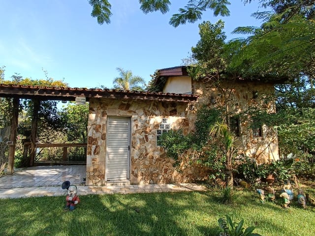 Chácara com 2100m² 3 quartos e 4 banheiros, à venda, no bairro PORTAL DE PIRAPORA em SALTO DE PIRAPORA
