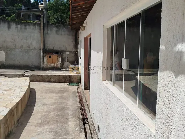 Chácara com 1800m² 2 quartos e 2 banheiros, à venda, no bairro Ivoturucaia em Jundiaí