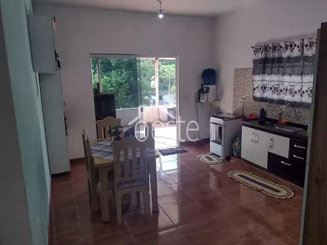 Chácara com 1300m² 2 quartos e 1 banheiro, à venda, no bairro Graminha em Limeira