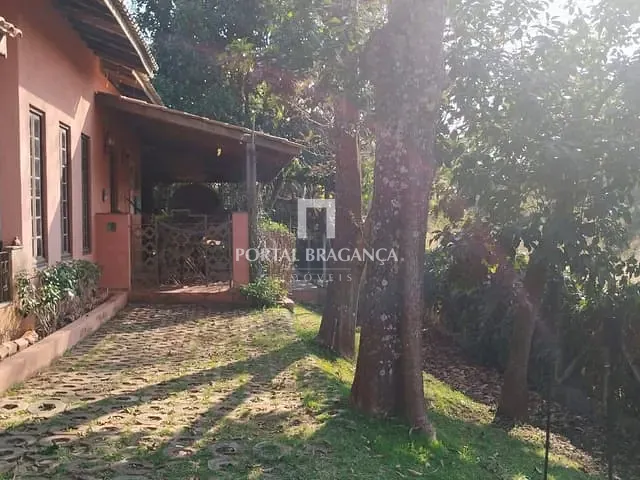 Chácara com 1500m² 3 quartos e 4 banheiros, à venda, no bairro Chácara Portal das Estâncias em Bragança Paulista