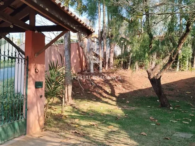 Chácara com 1500m² 3 quartos e 4 banheiros, à venda, no bairro Chácara Portal das Estâncias em Bragança Paulista