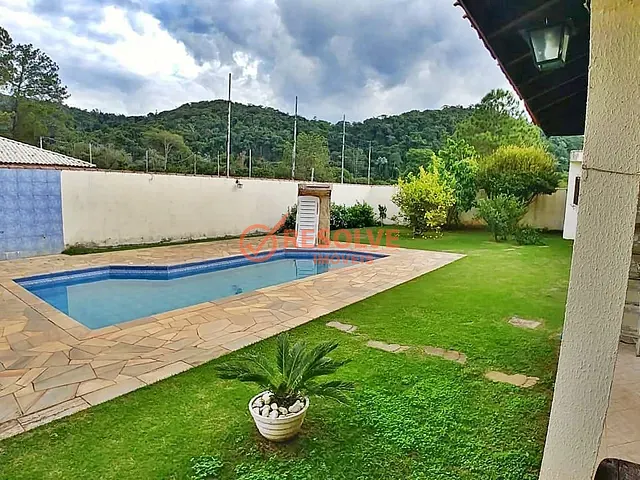 Casa com 1000m² 4 quartos e 5 banheiros, à venda, no bairro ITAPEMA em Guararema